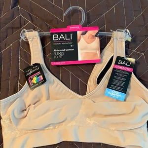 NWT- Bali Comfort Revolution Bra
